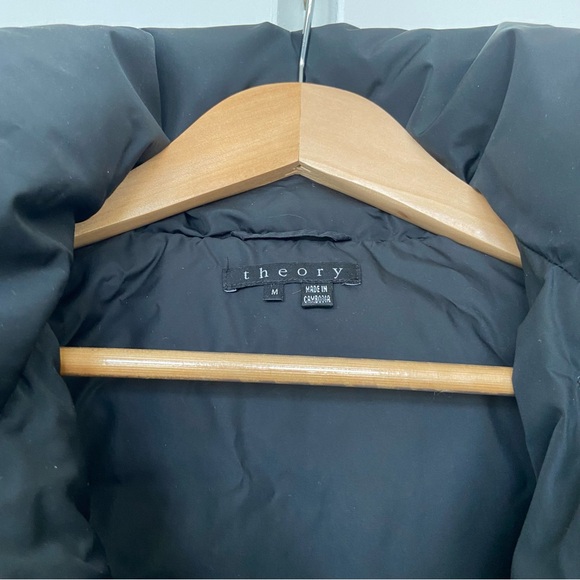 Theory - Kielly Puffer Jacket - Size Medium - Black Excellent - Picture 12 of 17